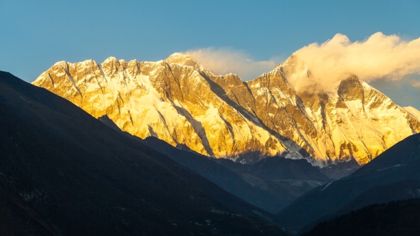  Golden Everest, Himalayas, Landscape Between Way To Everest Base Camp alt