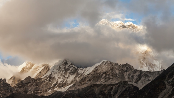 Mountains in Himalayas, Nepal, Everest, Nuptse alt