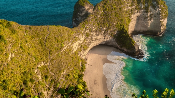 Aerial  View of Kelingking Beach in Nusa Penida Island, Indonesia alt