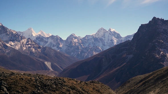 Panoramic View of Ama Dablam (6,170M) and Khumbu Valley alt