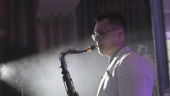 The Man in the White Jacket, Saxophonist