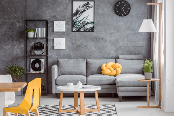 Gray decor and yellow accessories