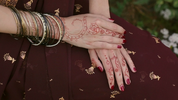 Indian Wedding Ceremony, Mehendi Hand alt