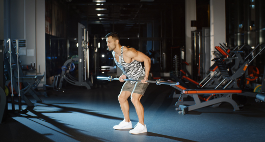 Beginner's bodybuilding program in gym