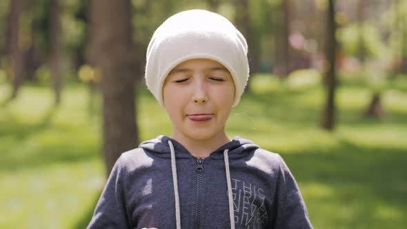 Happy Smiling Little Girl Portrait. Beautiful Child Laughing. Girl Have a Lot of Fun. alt
