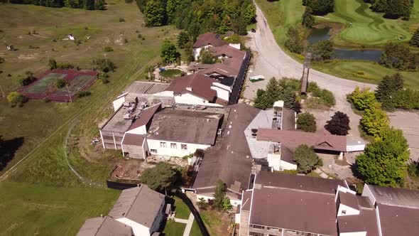 Abandoned  Sugar Loaf Ski Resort And The Surrounding Green Fields In Leelanau County, Michigan, USA. alt
