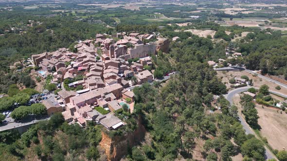 Aerial view of Roussillon village, Luberon, Provence, France alt