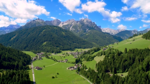 Beautiful Landscape in the Alps alt