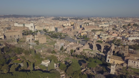 Cityscape of Rome alt