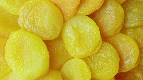 Appetizing Dried Apricots - Healthy Food alt