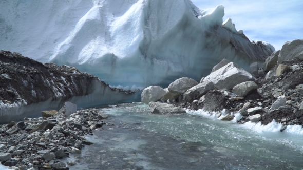 The Khumbu Glacier alt