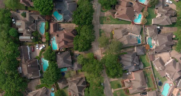 Aerial view of affluent homes in Houston, Texas alt