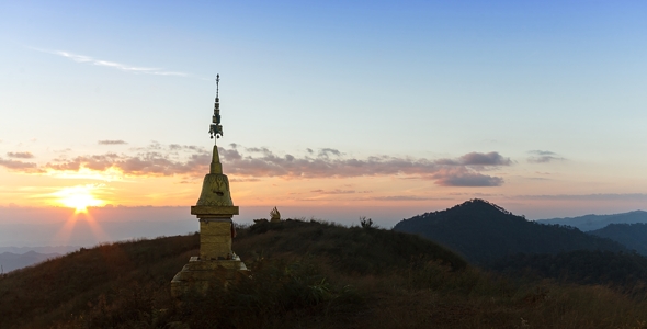 Sunrise on Golden Pagoda