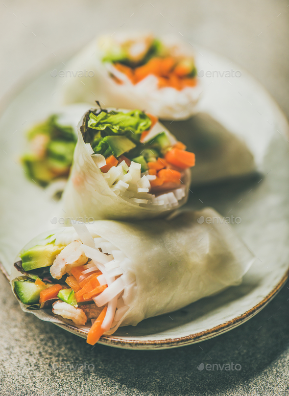 Vietnamese Rice Paper Rolls (Cold Rolls / Summer Rolls)