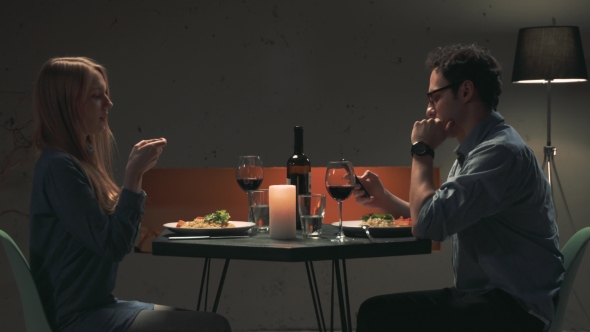 Gadget Addiction Concept alt