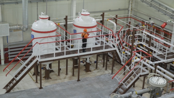 Checking the Condition of the Tank alt