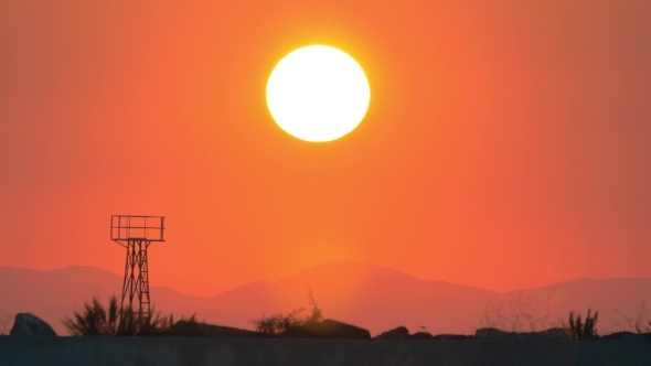 Sundown in Evening Sky alt