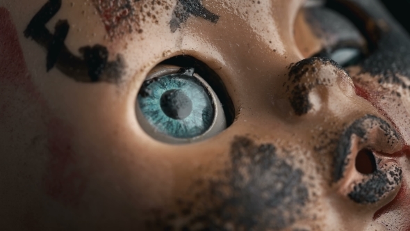 Old Doll's Head in Motion alt