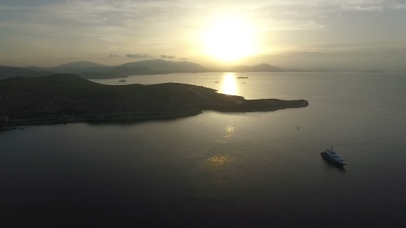Aerial View Sunset, Dawn in the Sea alt
