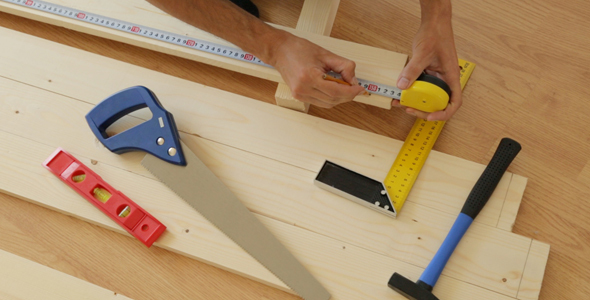 Making Slot Rack With Saw and Tape Measure