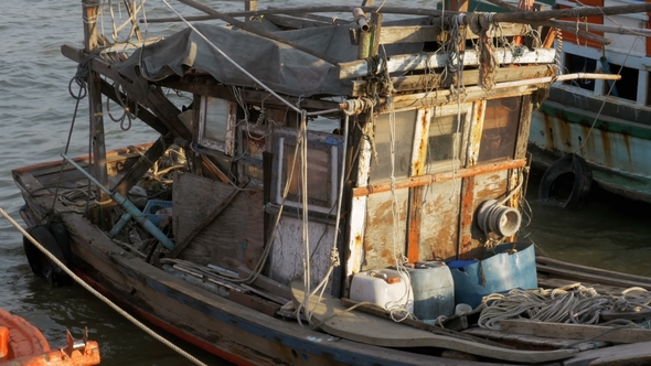 Old Wooden Fishing Boats at the Pier Thailand Asia Pattaya alt