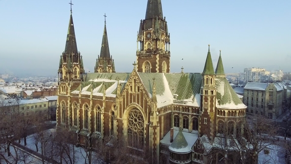 Church of Saints Olga and Elizabeth in Lviv (Ukraine) alt
