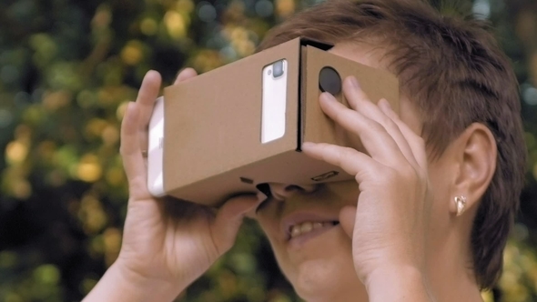 Exploring Virtual Reality in Cardboard VR Glasses