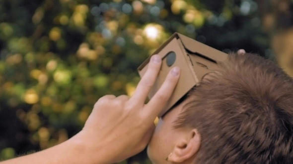 Exploring Virtual Reality in Cardboard VR Glasses