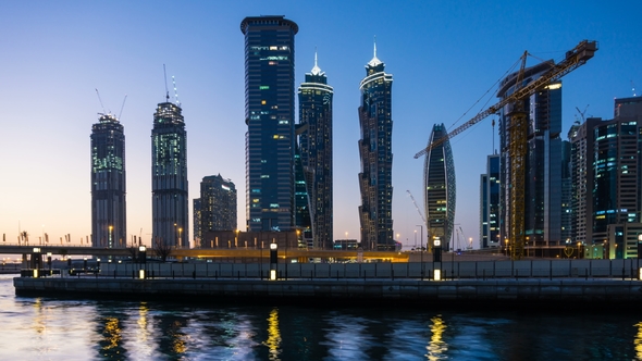 Sunset Till Night Panoramic View of Business Bay, Reflection of the Lights in Dubai Creek. Dubai alt