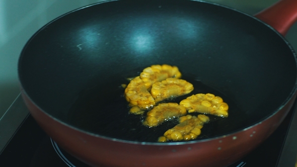 Chef Fry Corn in a Pan