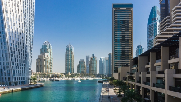 Water Canal in Dubai Marina alt