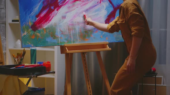 Painter with Modern Vision alt