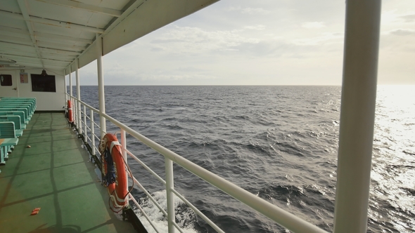 A View of the Sea of the Palawan Islands in the Rays of the Sunset alt