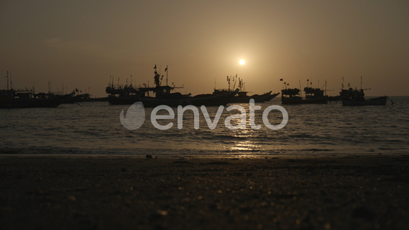 Silhouette Fishing Boats alt