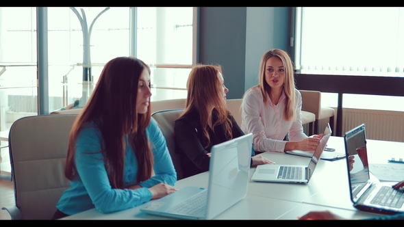 Girl at the Meeting Reports To the Director at the Office. Teamwork alt