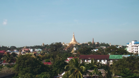 Shwedagon Pagoda in Myanmar alt