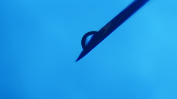 Blobs of Water Grow on a Tip of a Slanting Needle and Come Down in a Lab alt