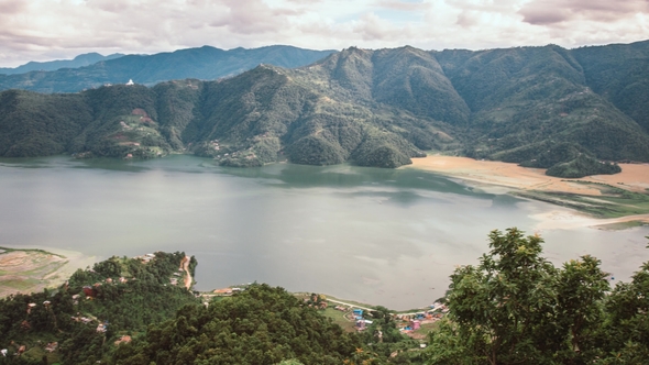 Phewa Lake in Pokhara, Nepal alt