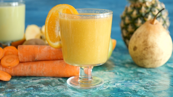 Fresh and Organic Detox Juice alt