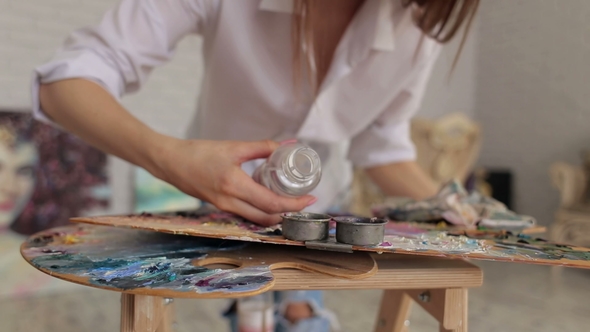 Preparation for drawing. Palette of Paints alt