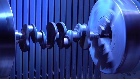 Crankshaft. Shaft Rotates in the Milling Machine alt