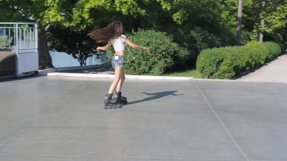 Beautiful Teen Girl Roller-skating alt