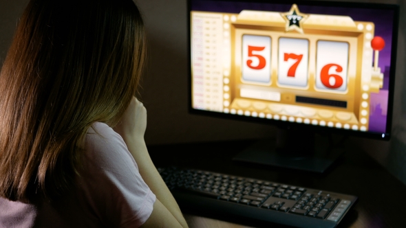 Young Housewife Won the Jackpot in the Online Casino and Is Very Happy. Fortune on the Internet