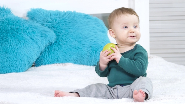 Baby Boy Eating Apple alt