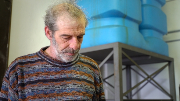 Production of Perfume Essences by Steam Distillation in Distillation Cube in a Small Alpine Village alt