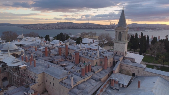  Sunrise in Istanbul, Turkie. From Above, City Centre. Topkapi Palace.