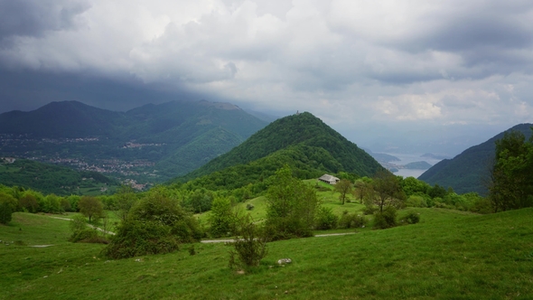 Landscape Near Como Lake Between Mountains alt