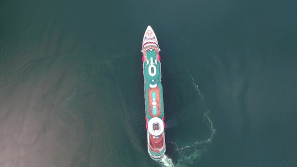Cruise Ship, Cruise Liners On Sognefjord or Sognefjorden, Norway alt