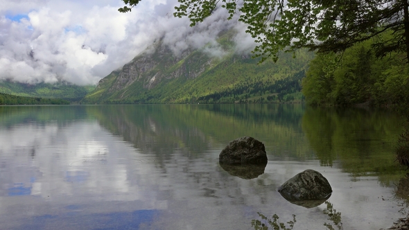 Bohinjsko Jezero Between Mountains in Slovenia alt