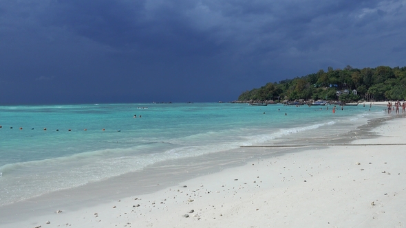 White Sandy Beach and Stormy Sky, Koh Lipe alt